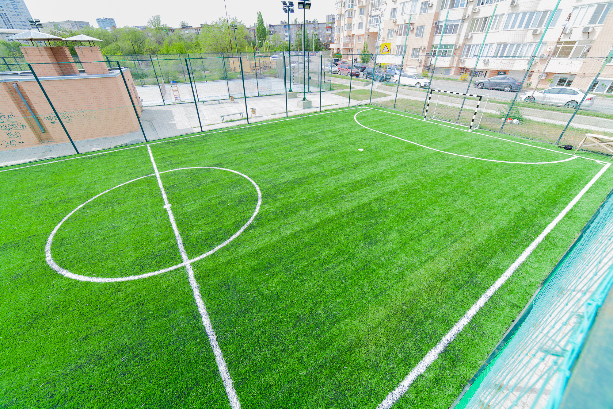Спортивная искусственная трава FIFA one star на поле