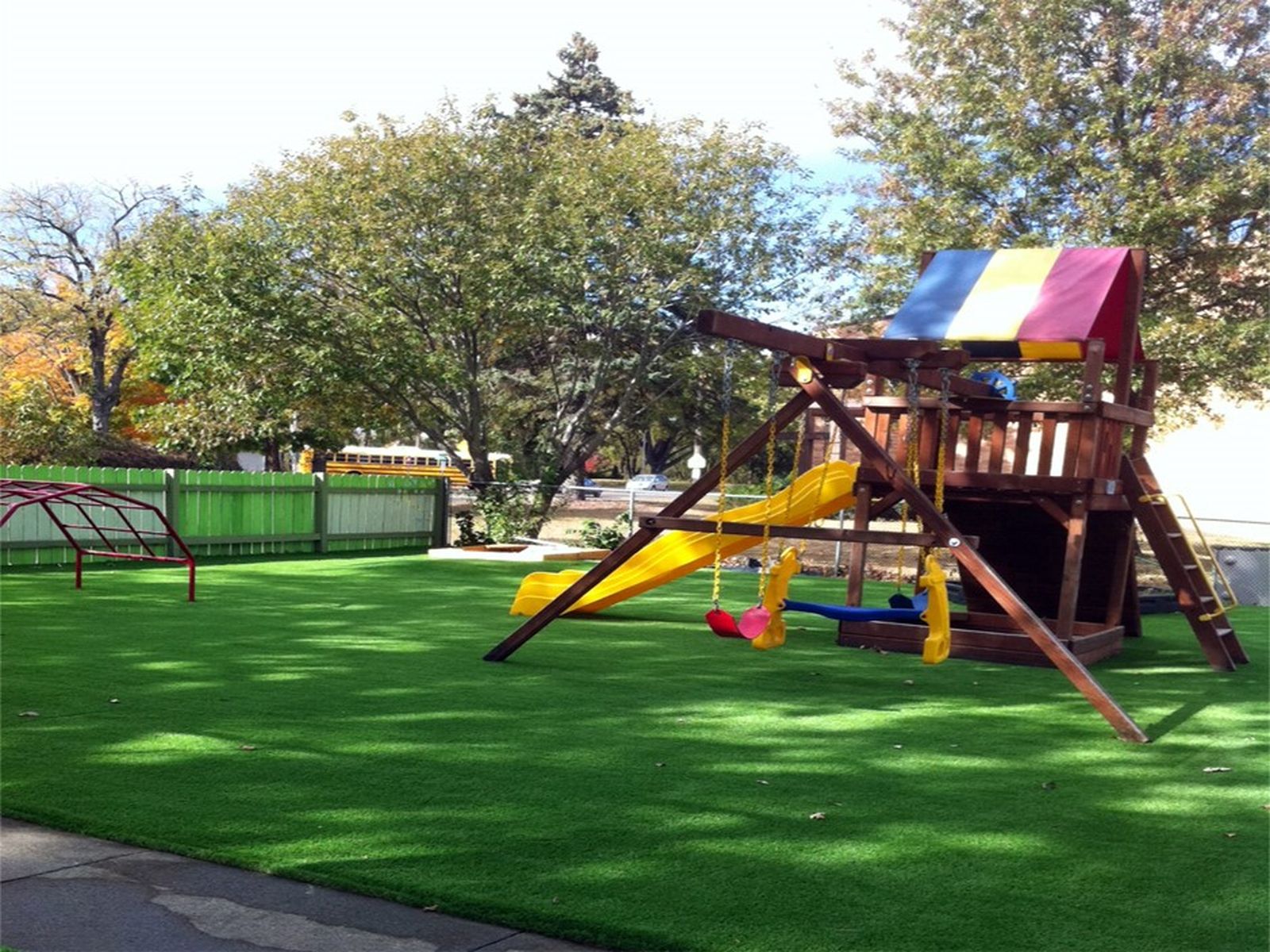 Искусственная трава для детской площадки